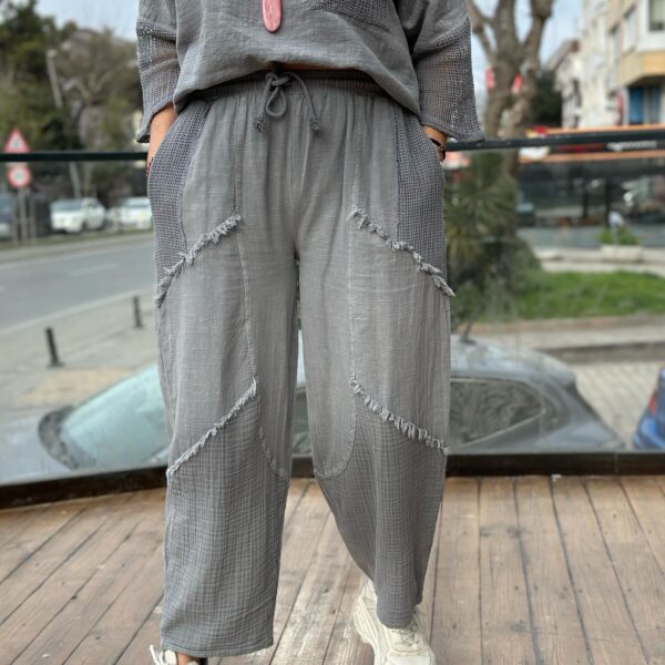 Paça Müslin Detaylı Gri Pantolon