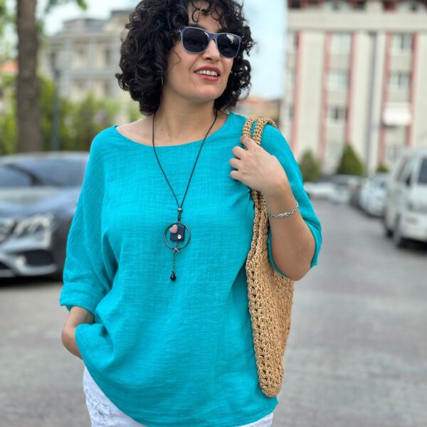 İtalyan Kolyeli Pamuk Keten Turkuaz Bluz