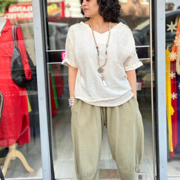 Omuz Cep File Detaylı Bej Bluz&Haki Şalvar Kombini